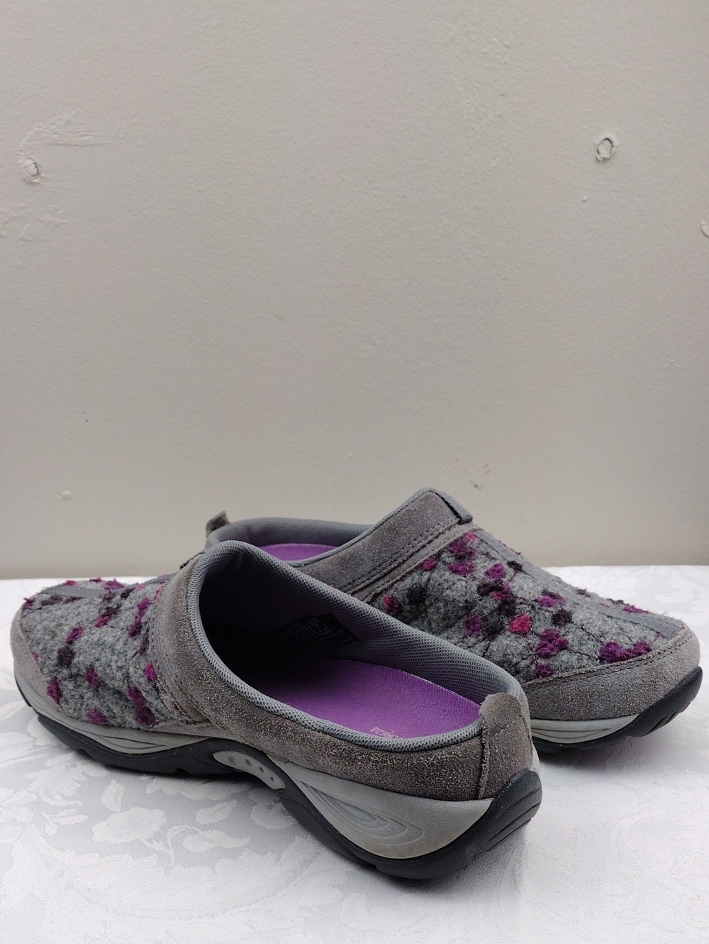 Easy Spirit Explore24 Eseztime Traveltime Grey Wool Suede Embroidery Floral Mule - Picture 16 of 16